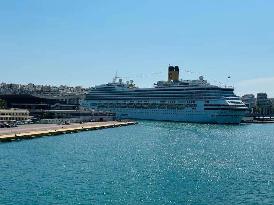 Blue Suite At Piraeus Port Exteriör bild